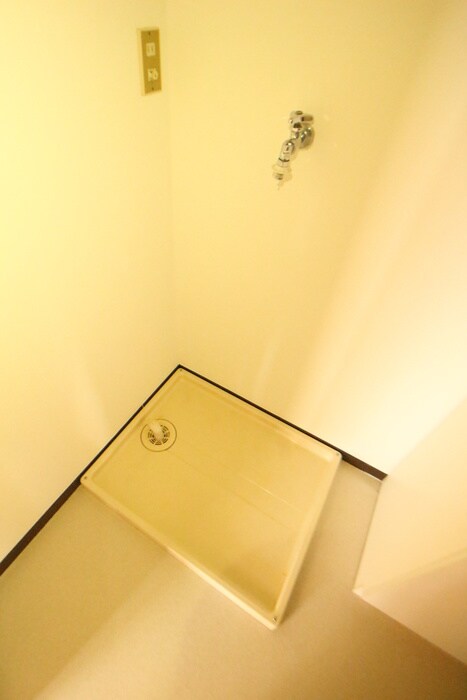 物件内観写真14　(洗濯機置場)