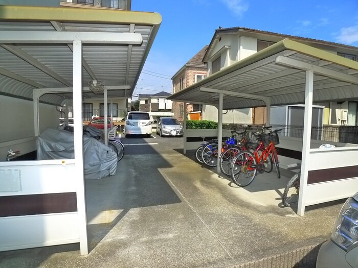 物件外観写真3　(駐輪場)