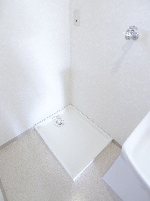 物件内観写真13　(洗濯機置場)