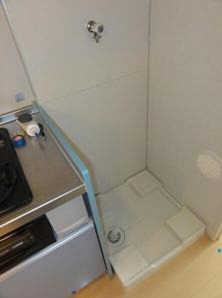 物件内観写真16　(洗濯機置場)