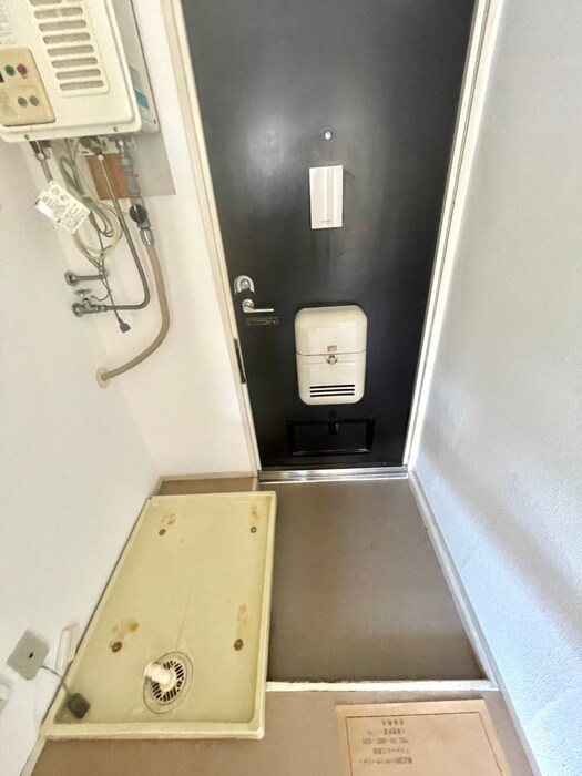 物件内観写真18　(玄関)