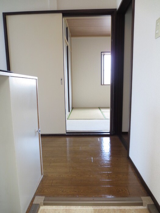 物件内観写真7　(玄関)