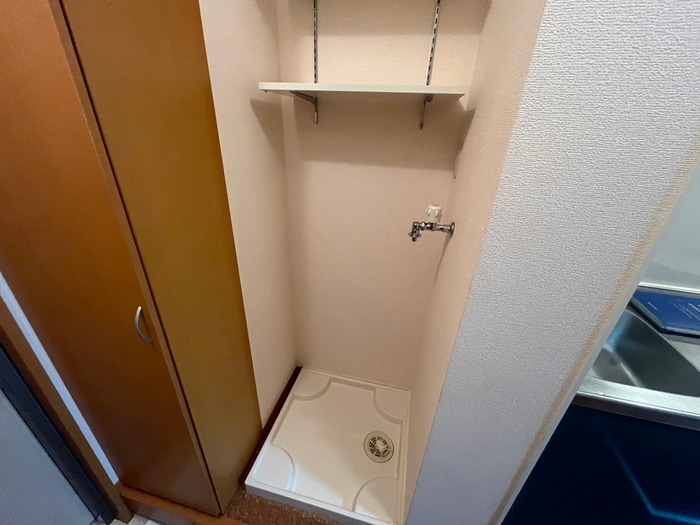 物件内観写真15　(洗濯機置場)