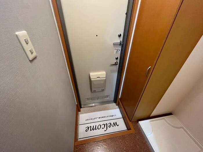 物件内観写真17　(玄関)