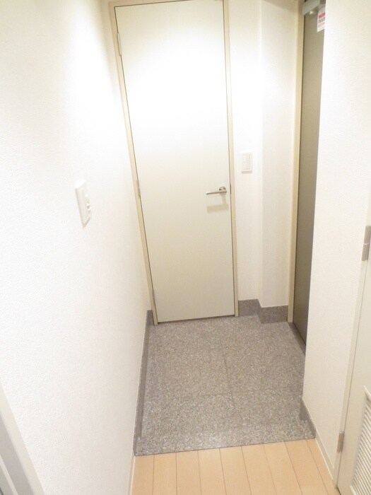 物件内観写真9　(玄関)