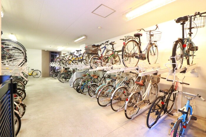 物件外観写真5　(駐輪場)