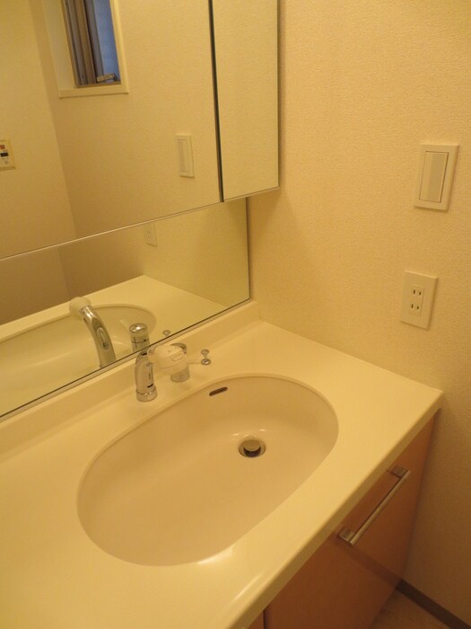 物件内観写真11　(洗面)