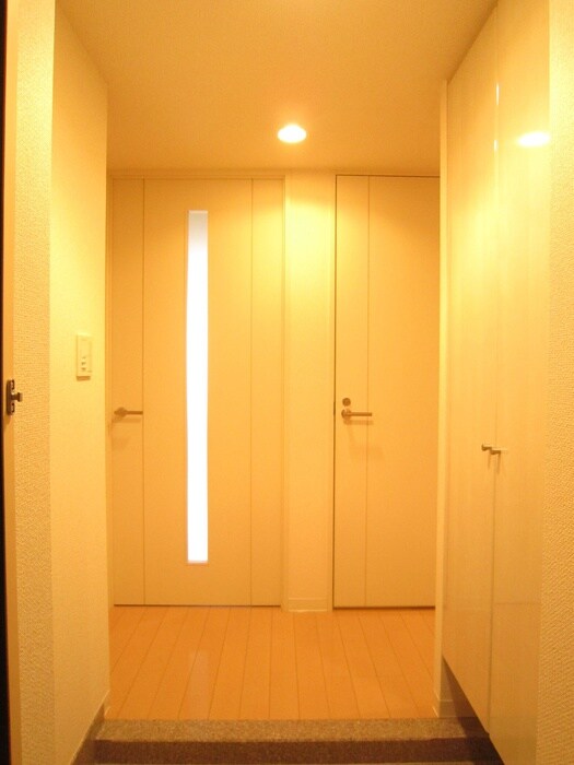 物件内観写真17　(玄関)