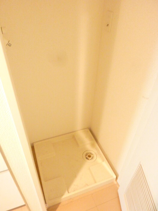 物件内観写真17　(洗濯機置場)