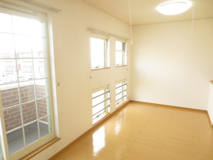 物件内観写真10　(居室)