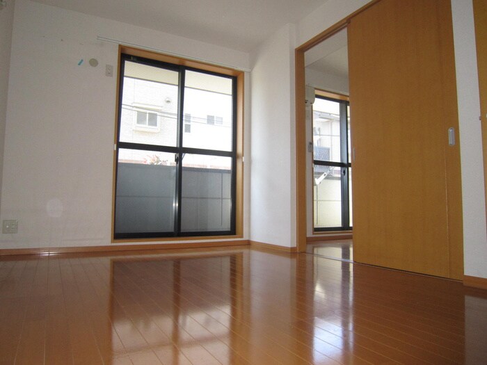 物件内観写真7　(居室)