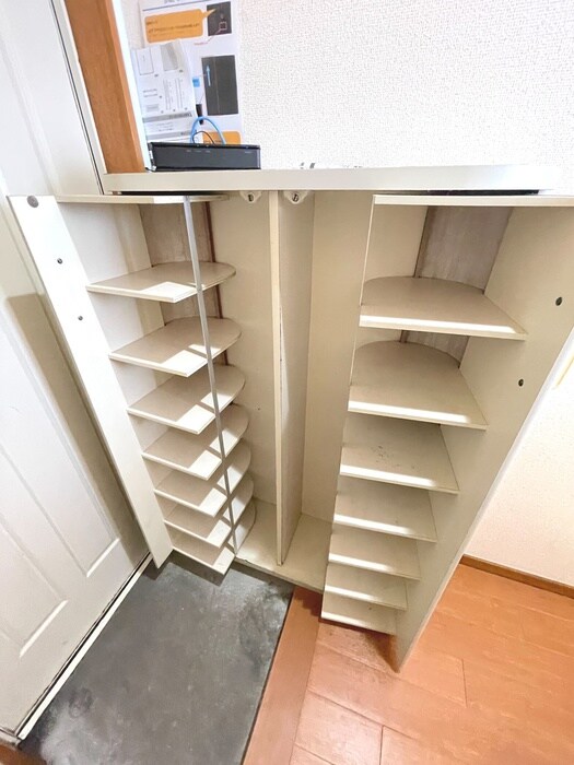 物件内観写真21　(靴箱)