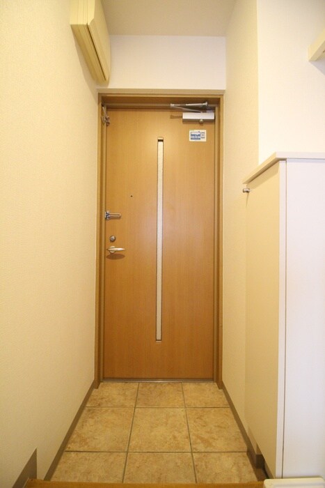 物件内観写真7　(玄関)