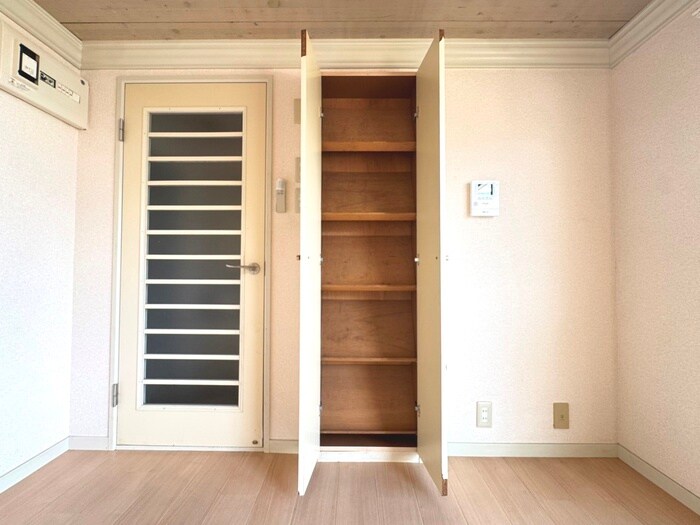 物件内観写真12　(収納)