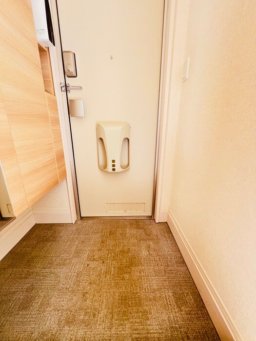 物件内観写真13　(玄関)