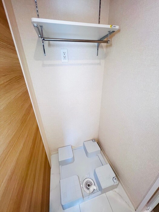 物件内観写真17　(洗濯機置場)