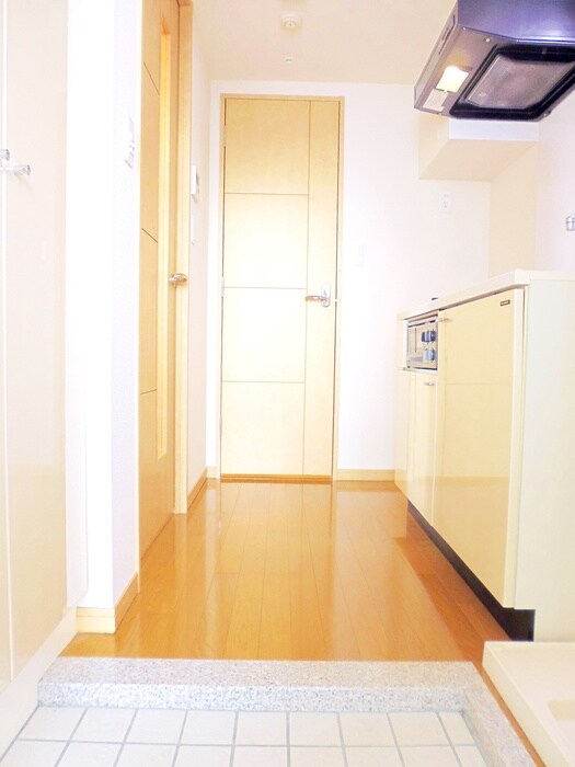 物件内観写真8　(玄関)