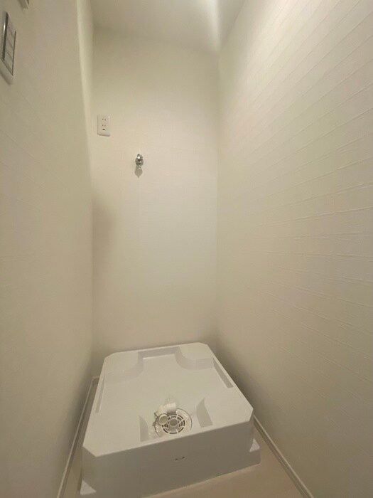 物件内観写真16　(洗濯機置場)