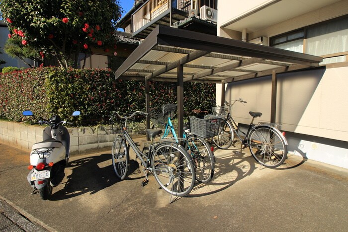 物件外観写真4　(駐輪場)