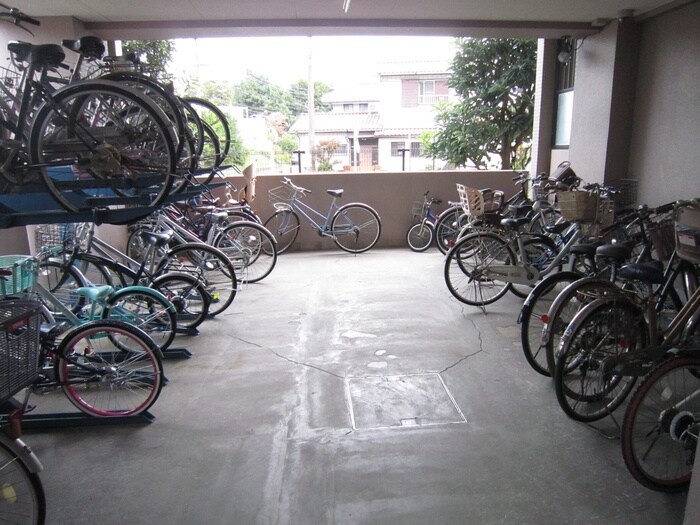 物件外観写真6　(駐輪場)