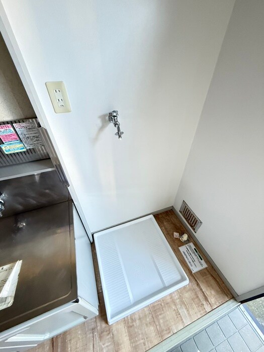 物件内観写真13　(洗濯機置場)