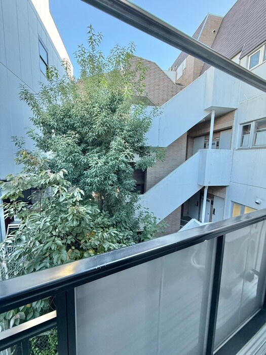 物件内観写真16　(室内からの展望)