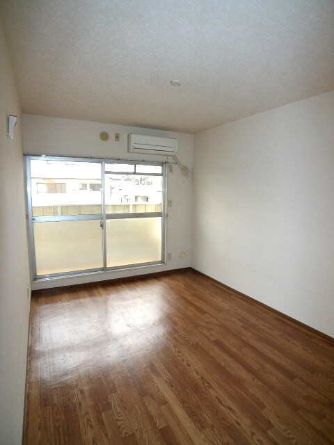 物件内観写真5　(居室)