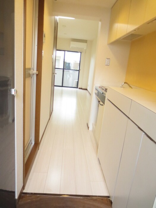 物件内観写真7　(玄関)