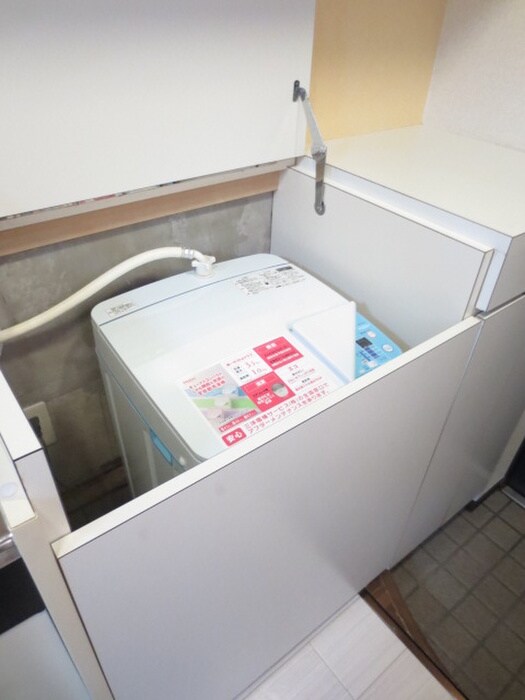 物件内観写真9　(洗濯機置場)