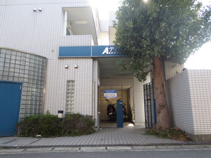 物件外観写真4　(エントランス部分)