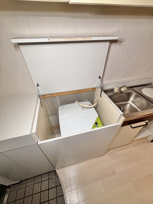 物件内観写真11　(洗濯機置場)