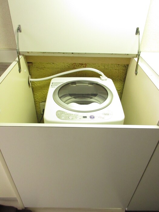 物件内観写真12　(洗濯機置場)