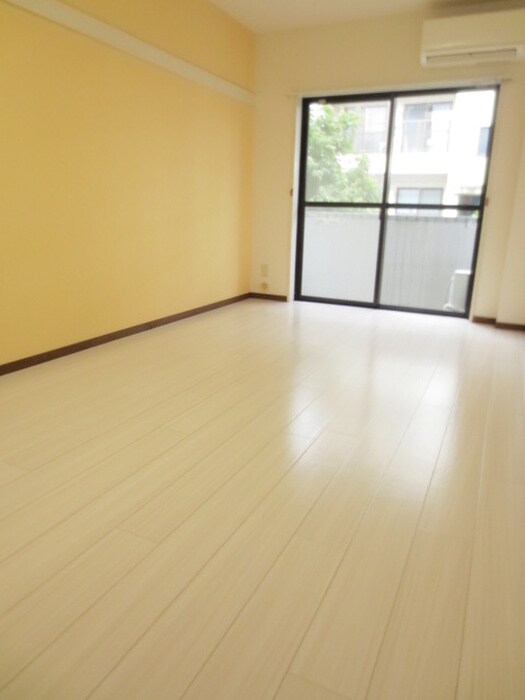 物件内観写真13　(居室)