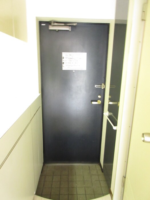 物件内観写真13　(玄関)