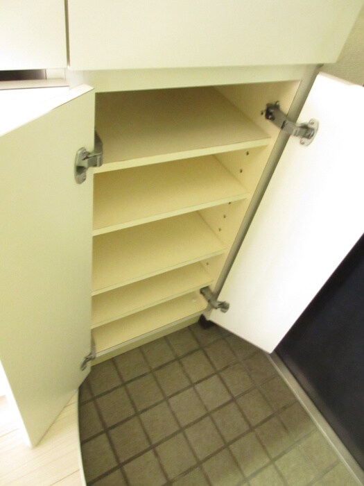 物件内観写真17　(靴箱)