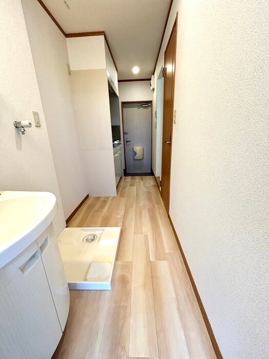 物件内観写真18　(廊下)