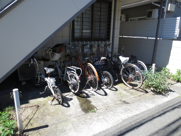 物件外観写真5　(駐輪場)