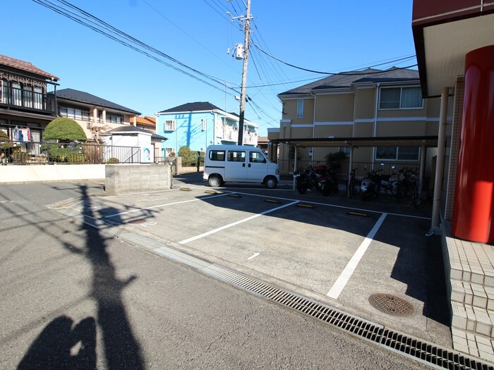 物件外観写真3　(駐車場)