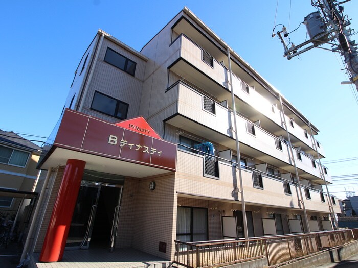 物件外観写真4　(エントランス部分)