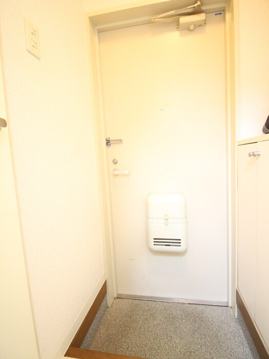 物件内観写真12　(玄関)
