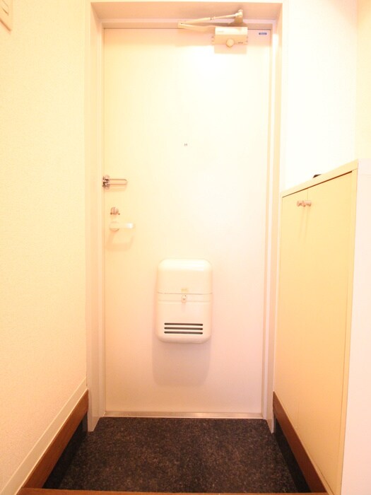 物件内観写真12　(玄関)