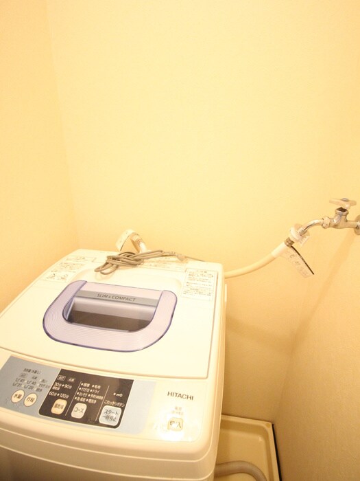 物件内観写真16　(洗濯機置場)