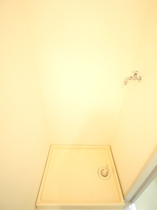 物件内観写真16　(洗濯機置場)