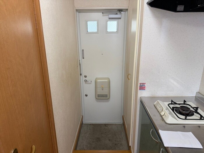 物件内観写真8　(玄関)