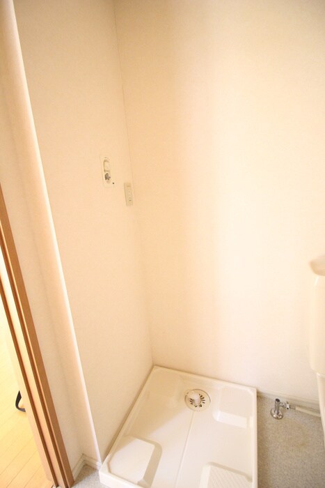 物件内観写真19　(洗濯機置場)