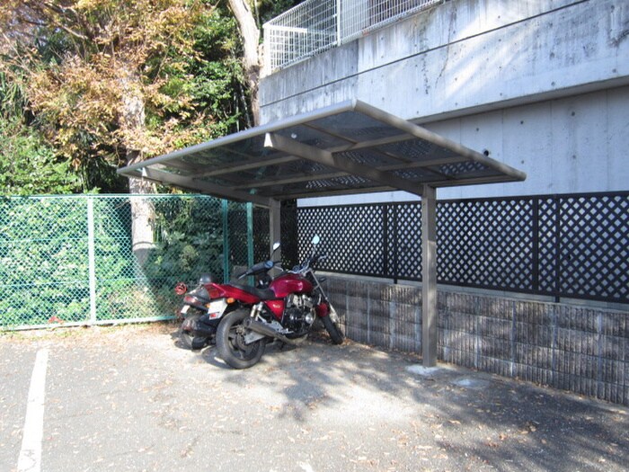 物件外観写真5　(駐輪場)