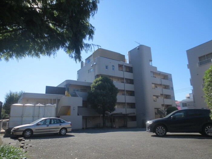 物件外観写真6　(駐車場)