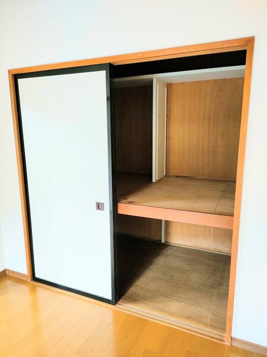 物件内観写真10　(収納)