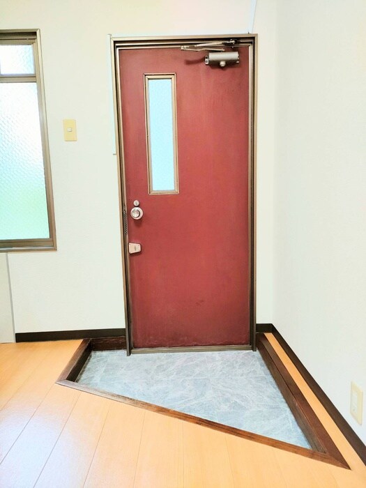 物件内観写真15　(玄関)
