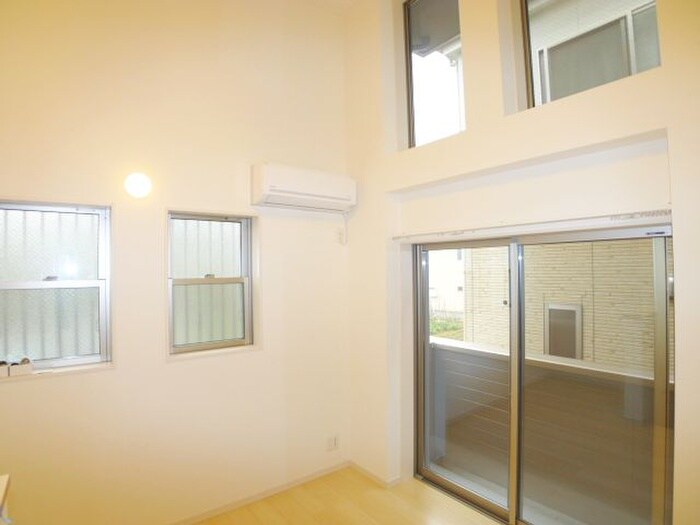 物件内観写真15　(室内からの展望)